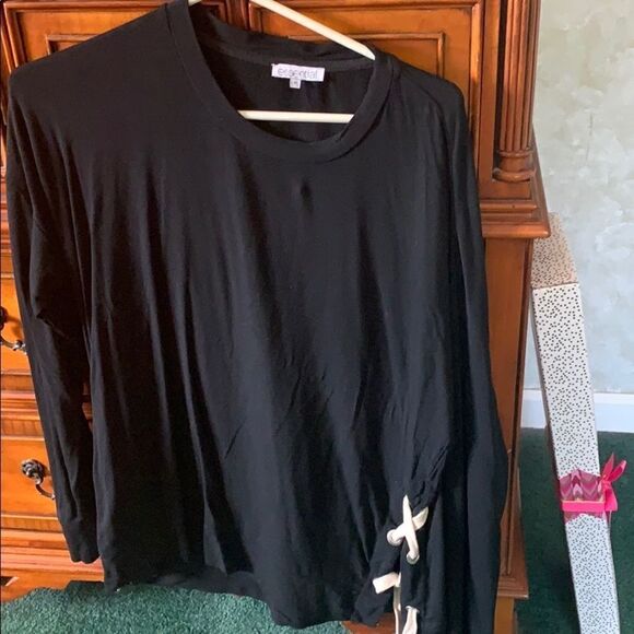 Black long sleeve tee with laced sides - Picture 1 of 1